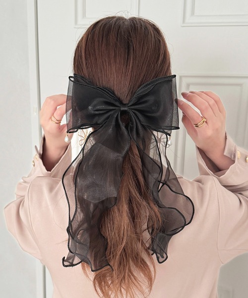 apres jour(アプレジュール)の「【apres jour×ARIAZ】オーガンジーヘアリボン(ヘアゴム・レディース・アイボリー/ブラック・FREE)」の1枚目の写真