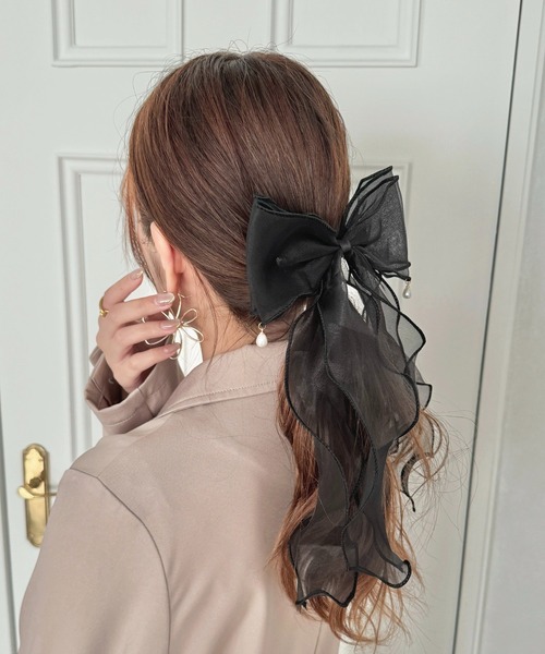 apres jour(アプレジュール)の「【apres jour×ARIAZ】オーガンジーヘアリボン(ヘアゴム・レディース・アイボリー/ブラック・FREE)」の3枚目の写真