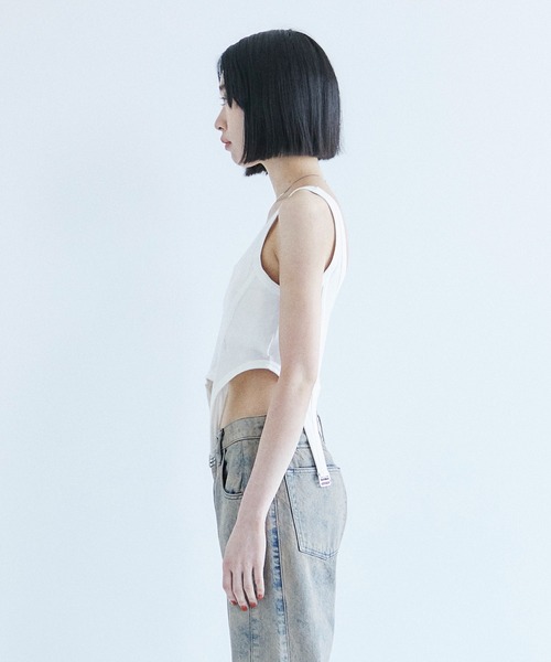 PUBLIC TOKYO(パブリックトウキョウ)の「【カップ付き・華奢見え】hazy ビスチェライクトップ(タンクトップ・レディース・ホワイト・2/1)」の6枚目の写真