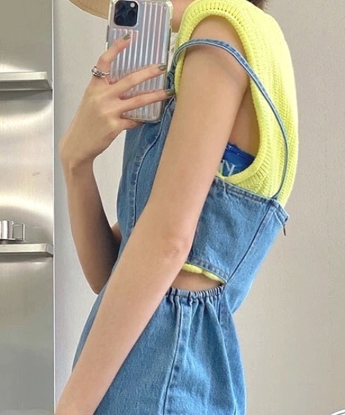 SHEENA(シーナ)の「サイドカットアウトデニムミニワンピース(ワンピース・レディース・ブルー・S/M/L)」の3枚目の写真
