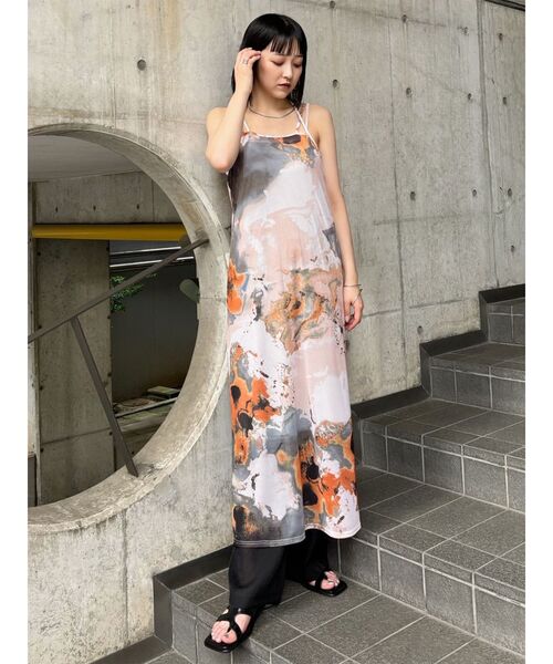 MURUA(ムルーア)の「ニュアンスパターンセミシアーキャミワンピース(ワンピース・レディース・オレンジ/ブルー/グレー・FREE)」の4枚目の写真