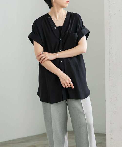 URBAN RESEARCH(アーバンリサーチ)の「ブロードカラーレスハーフスリーブブラウス(Tシャツ/カットソー・レディース・オフホワイト/ブラック/ブルー系その他・FREE)」の17枚目の写真