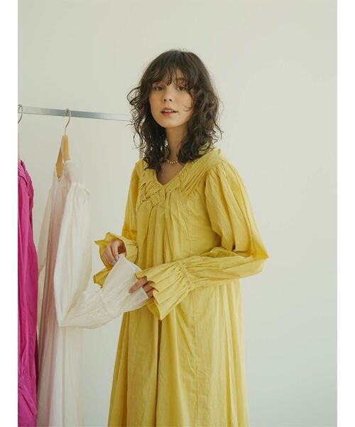 YORT/FIKA./:ETHROF(ヨートフィーカイーサオブ)の「Indian cotton onepiece(ワンピース・レディース・オフホワイト/イエロー/ピンク・MEDIUM)」の2枚目の写真