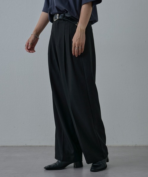 COLONY 2139（コロニートゥーワンスリーナイン）の「ウォッシャブルケア2タックワイドパンツ（スラックス・メンズ・ブラック/グレー・MEDIUM/LARGE）」の3枚目の写真