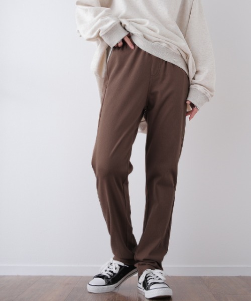 HUG.U（ハグユー）の「疲れないストレッチパンツ（その他パンツ・レディース・セージグリーン/ネイビー/インディゴブルー/ダークグレー/サンドベージュ/マスタード/チョコ/ブラック・M(レギュラー丈)/M(トール丈)/L(レギュラー丈)/L(トール丈)/XL(レギュラー丈)/XL(トール丈)）」の4枚目の写真