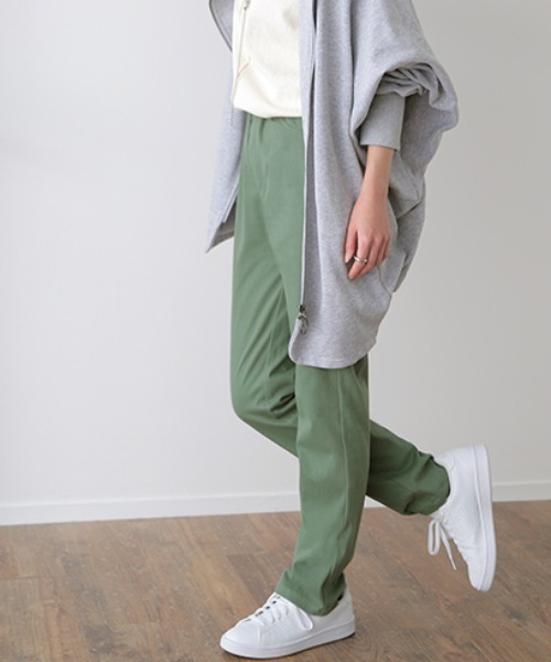 HUG.U（ハグユー）の「疲れないストレッチパンツ（その他パンツ・レディース・セージグリーン/ネイビー/インディゴブルー/ダークグレー/サンドベージュ/マスタード/チョコ/ブラック・M(レギュラー丈)/M(トール丈)/L(レギュラー丈)/L(トール丈)/XL(レギュラー丈)/XL(トール丈)）」の6枚目の写真