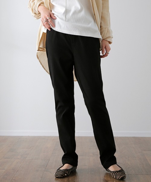 HUG.U（ハグユー）の「疲れないストレッチパンツ（その他パンツ・レディース・セージグリーン/ネイビー/インディゴブルー/ダークグレー/サンドベージュ/マスタード/チョコ/ブラック・M(レギュラー丈)/M(トール丈)/L(レギュラー丈)/L(トール丈)/XL(レギュラー丈)/XL(トール丈)）」の2枚目の写真