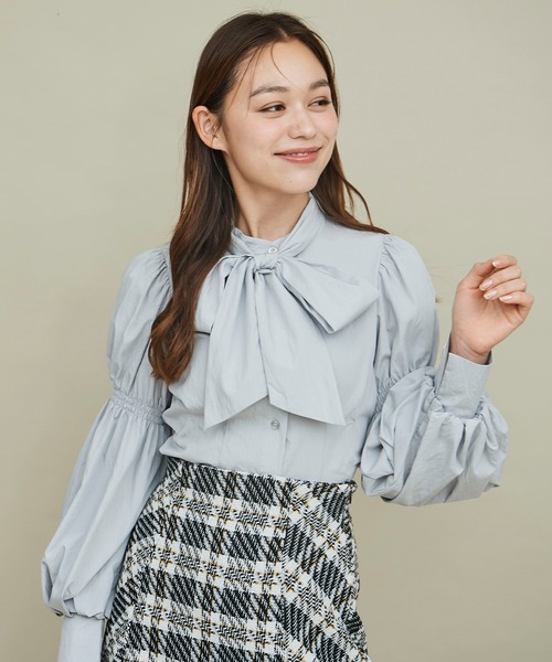 31 Sons de mode（トランテアン　ソン　ドゥ　モード）の「タックボディパフスリボウタイブラウス（シャツ/ブラウス・レディース・オフホワイト/チャコールグレー/ライトグレー/ワイン・フリー）」の13枚目の写真