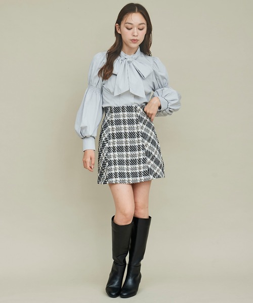 31 Sons de mode（トランテアン　ソン　ドゥ　モード）の「タックボディパフスリボウタイブラウス（シャツ/ブラウス・レディース・オフホワイト/チャコールグレー/ライトグレー/ワイン・フリー）」の19枚目の写真