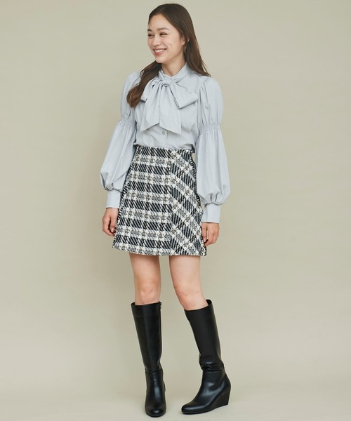 31 Sons de mode（トランテアン　ソン　ドゥ　モード）の「タックボディパフスリボウタイブラウス（シャツ/ブラウス・レディース・オフホワイト/チャコールグレー/ライトグレー/ワイン・フリー）」の21枚目の写真