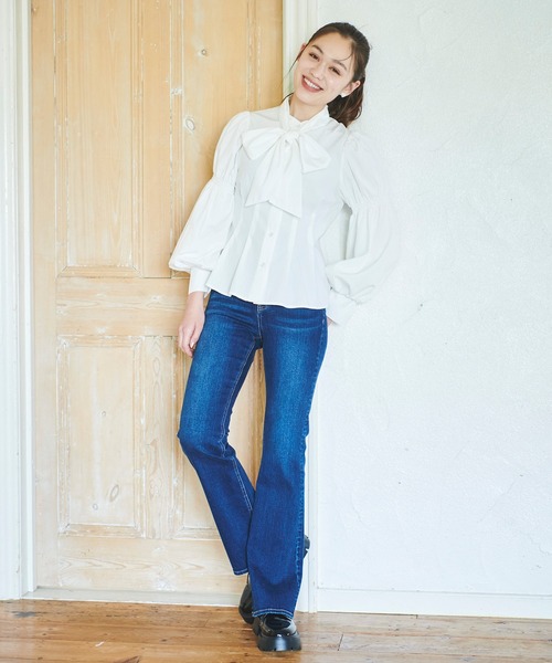 31 Sons de mode（トランテアン　ソン　ドゥ　モード）の「タックボディパフスリボウタイブラウス（シャツ/ブラウス・レディース・オフホワイト/チャコールグレー/ライトグレー/ワイン・フリー）」の8枚目の写真