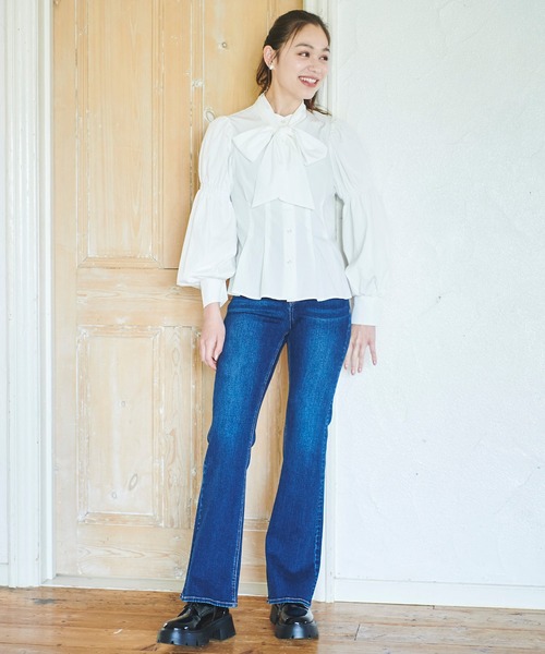 31 Sons de mode（トランテアン　ソン　ドゥ　モード）の「タックボディパフスリボウタイブラウス（シャツ/ブラウス・レディース・オフホワイト/チャコールグレー/ライトグレー/ワイン・フリー）」の10枚目の写真