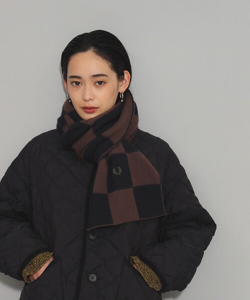 FRED PERRY(フレッドペリー)の「FRED PERRY / Chequerboard Lambswool Scarf(マフラー・レディース・オフホワイト/ブラウン・ONE SIZE)」の4枚目の写真