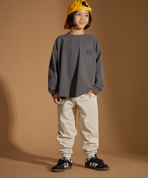 PAIRMANON STREET(ペアマノンストリート)の「【PAIRMANON STREET】マルチファンクション 吸水速乾 ジョガー テーパード パンツ(その他パンツ・キッズ・オフホワイト/チャコールグレー/ブルー/ブラック系その他/オレンジ/ベージュ/グリーン系その他/ホワイト系その他/ベージュ系その他/ブラック/カーキ/グレー系その他・100/110/120/130/140/150/160)」の13枚目の写真