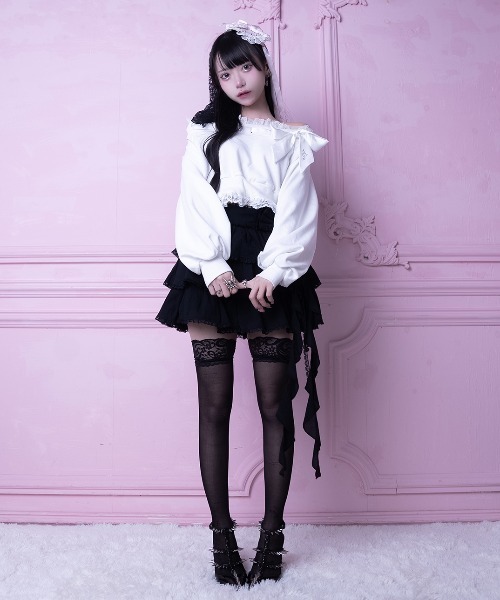 Off shoulder satin ribbon tops（スウェット）｜AVENCHUMU