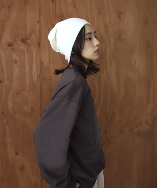 hellam(へラム)の「アルパカタッチ ニットビーニー(ニットキャップ/ビーニー・レディース・アイボリー/ブラック/チャコール・FREE)」の6枚目の写真