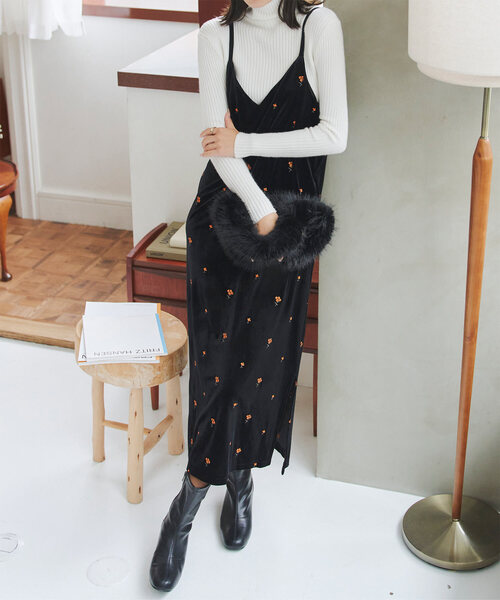 KOBE LETTUCE（コウベレタス）の「刺繍ベロアワンピース（ワンピース・レディース・アイボリー/ブラック/ダークブラウン・M）」の2枚目の写真