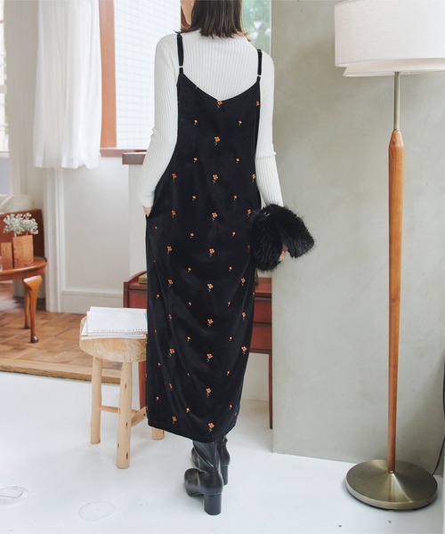 KOBE LETTUCE（コウベレタス）の「刺繍ベロアワンピース（ワンピース・レディース・アイボリー/ブラック/ダークブラウン・M）」の8枚目の写真