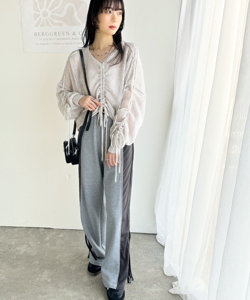 mily bilet(ミウィビレット)の「【mily bilet】ルーズな愛らしさで魅了する。透かし編みギャザー仕様リボンプルオーバー(長袖)(ニット/セーター・レディース・ブルー/アイボリー/ブラック/グレイッシュベージュ・MEDIUM/LARGE/X-LARGE/SMALL)」の16枚目の写真