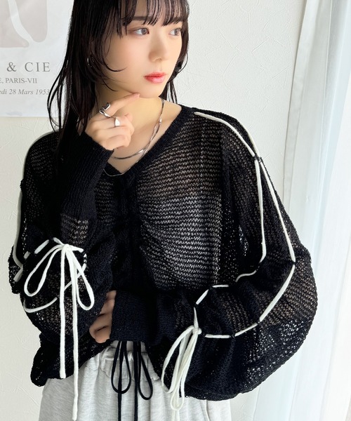 mily bilet(ミウィビレット)の「【mily bilet】ルーズな愛らしさで魅了する。透かし編みギャザー仕様リボンプルオーバー(長袖)(ニット/セーター・レディース・ブルー/アイボリー/ブラック/グレイッシュベージュ・MEDIUM/LARGE/X-LARGE/SMALL)」の5枚目の写真