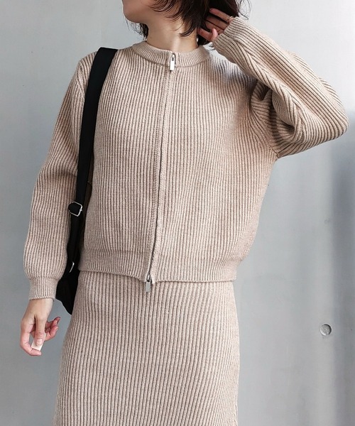 Q（キュー）の「ノーカラージップカーデ（カーディガン/ボレロ・レディース・グレー/ベージュ・MEDIUM）」の4枚目の写真