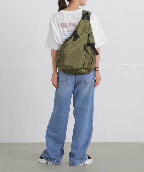 ALTROSE（アルトローズ）の「【500mlペットボトル収納可】3way リュック ボディバッグ バッグ A4 マザーズバッグ オルト（ボディバッグ/ウエストポーチ・レディース・アイボリー/カーキ/ブラック・FREE）」の7枚目の写真