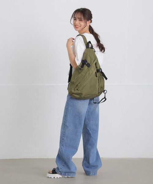 ALTROSE（アルトローズ）の「【500mlペットボトル収納可】3way リュック ボディバッグ バッグ A4 マザーズバッグ オルト（ボディバッグ/ウエストポーチ・レディース・アイボリー/カーキ/ブラック・FREE）」の9枚目の写真