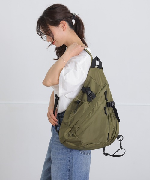 ALTROSE（アルトローズ）の「【500mlペットボトル収納可】3way リュック ボディバッグ バッグ A4 マザーズバッグ オルト（ボディバッグ/ウエストポーチ・レディース・アイボリー/カーキ/ブラック・FREE）」の10枚目の写真