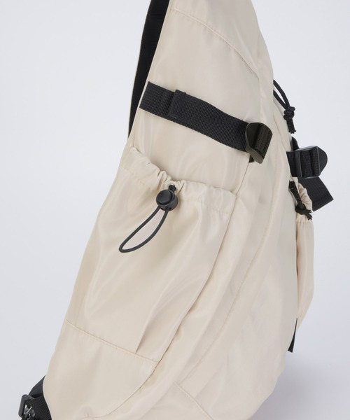 ALTROSE（アルトローズ）の「【500mlペットボトル収納可】3way リュック ボディバッグ バッグ A4 マザーズバッグ オルト（ボディバッグ/ウエストポーチ・レディース・アイボリー/カーキ/ブラック・FREE）」の13枚目の写真