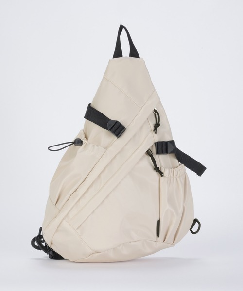 ALTROSE（アルトローズ）の「【500mlペットボトル収納可】3way リュック ボディバッグ バッグ A4 マザーズバッグ オルト（ボディバッグ/ウエストポーチ・レディース・アイボリー/カーキ/ブラック・FREE）」の17枚目の写真