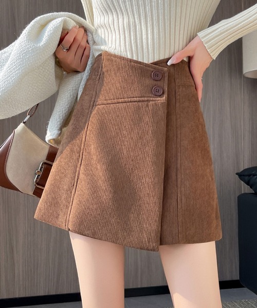 2ly2（トゥーリートゥー）の「楽ちんキレイ！大人のきれいめコーデュロイスカート風ショートパンツ（その他パンツ・レディース・ブラック/ブラウン/ベージュ・FREE）」の3枚目の写真