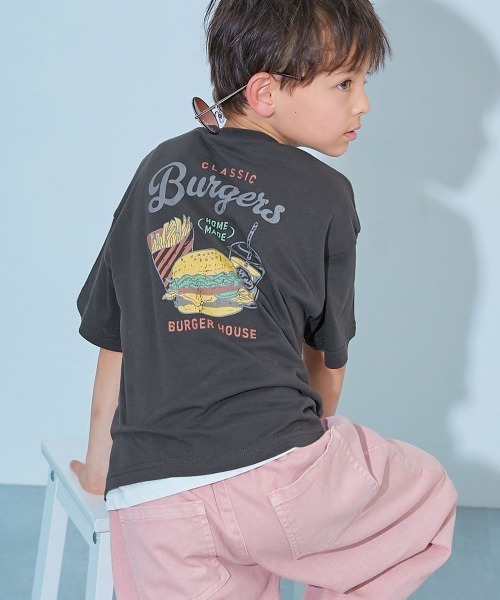 devirock(デビロック)の「綿100% デビラボ BIGシルエット プリント半袖Tシャツ(Tシャツ/カットソー・キッズ・グレー系2/パープル系3/グレー系3/グリーン系1/パープル系2/ブラック系2/ブルー系1/ピンク系1/イエロー系1/オレンジ系1/グレー系1/パープル系1/ブラック系1/ブラック系3/グリーン系2/ブルー系3/ライトグレー系/ホワイト系1/ブラック系5/ホワイト系2/ブルー系2/ブラック系4/グリーン系3/イエロー系・90cm/100cm/110cm/120cm/130cm/140cm/150cm/160cm)」の7枚目の写真