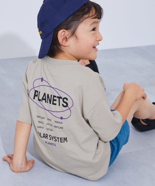 devirock（デビロック）の「綿100％ デビラボ BIGシルエット プリント半袖Tシャツ（Tシャツ/カットソー・キッズ・グレー系2/パープル系3/グレー系3/グリーン系1/パープル系2/ブラック系2/ブルー系1/ピンク系1/イエロー系1/オレンジ系1/グレー系1/パープル系1/ブラック系1/ブラック系3・90cm/100cm/110cm/120cm/130cm/140cm/150cm/160cm）」の7枚目の写真