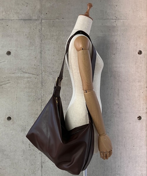 meJane（ミージェーン）の「ラウンドショルダーバッグ（ショルダーバッグ・レディース・ブラウン/ブラック・S/M）」の10枚目の写真