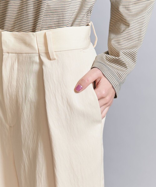 BEAUTY&YOUTH UNITED ARROWS（ビューティーアンドユースユナイテッドアローズ）の「セルロースナイロン インタック パンツ/ライナー（スラックス・レディース・オフホワイト・L/M/S/XS）」の9枚目の写真