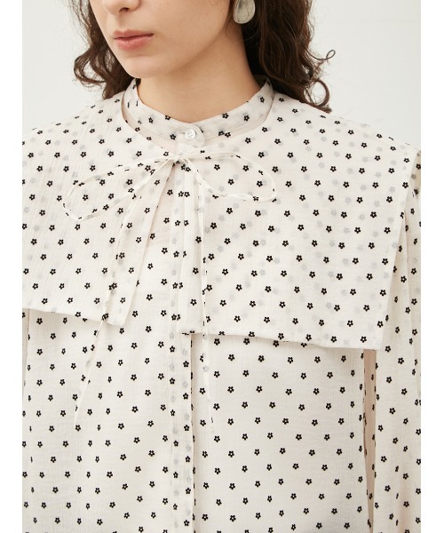 Mila Owen（ミラオーウェン）の「付け衿袖ボリュームスタンドカラー