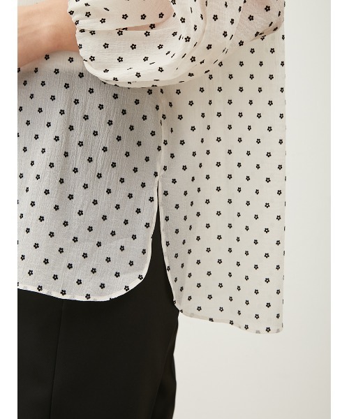 Mila Owen（ミラオーウェン）の「付け衿袖ボリュームスタンドカラー