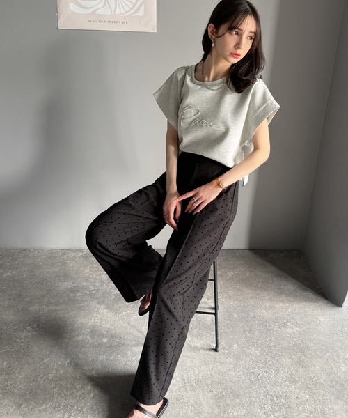 Java(ジャバ)の「《JaVaジャバコラボ》上品な大人の抜け感。フロントPAEANエンボス加工半袖Tシャツ(ロゴ)(Tシャツ/カットソー・レディース・チャコール/ライトベージュ/杢グレー/オフホワイト・LARGE/MEDIUM/SMALL/X-LARGE)」の21枚目の写真
