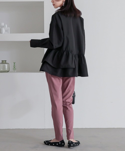 n'OrLABEL(ノアールレーベル)の「アシンメトリーフリルシャツ(シャツ/ブラウス・レディース・ブラック/ブルー/オフホワイト・2/1)」の12枚目の写真