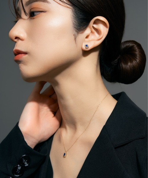 Jewel closet by L&Co.(ジュエルクローゼットバイエルアンドコー)の「K18 ダイヤモンド ヘイロー/取り巻き カラーストーン ピアス 3x5(ピアス(両耳用)・レディース・ネイビー/ロイヤルブルー/クリアブラウン/ワインレッド/モスグリーン/ダークブルー・FREE)」の18枚目の写真