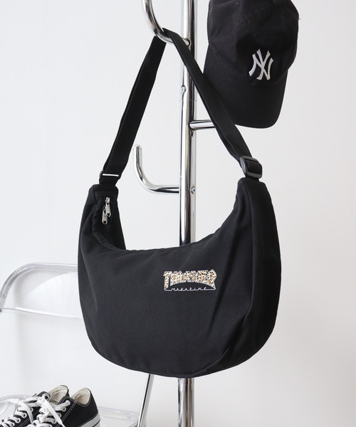 THRASHER(スラッシャー)の「THRASHER キャンバスショルダーバッグ(ショルダーバッグ・メンズ・ホワイト系その他/ブラック系その他/ホワイト系その他2/ブラック系その他2・FREE)」の4枚目の写真