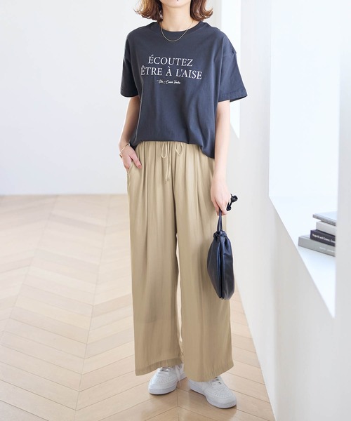 Viola e Viola(ヴィオラエヴィオラ)の「ひんやりサテンパンツ(その他パンツ・レディース・ライトベージュ/チャコール/グレイッシュブルー・LL/L/M/3L)」の21枚目の写真
