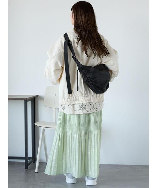 ehka sopo（エヘカソポ）の「シャーリングショルダーバッグ（ハンドバッグ・レディース・ブラック/カーキ/キナリ・F）」の9枚目の写真