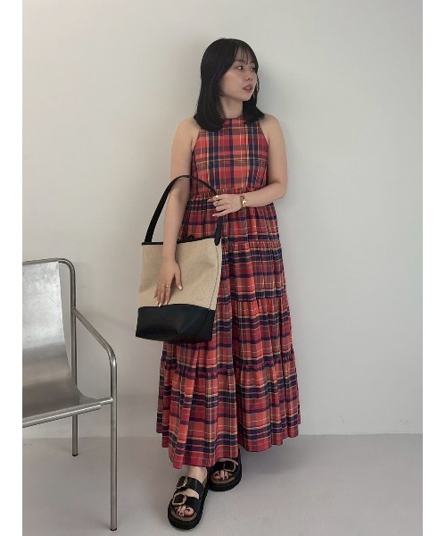 クルーネックアメスリティアードロングワンピース（ワンピース