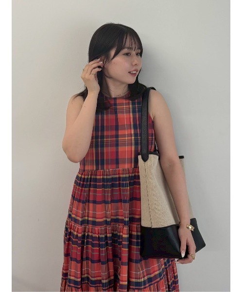 クルーネックアメスリティアードロングワンピース（ワンピース）｜Mila