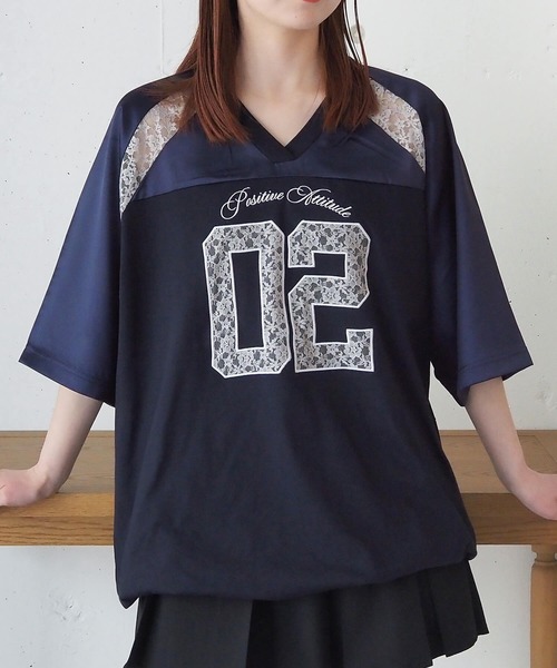 tiptop（ティップトップ）の「サテン×レースナンバリングゲームシャツ（Tシャツ/カットソー・レディース・ネイビー/オフホワイト/ブラック・FREE）」の3枚目の写真