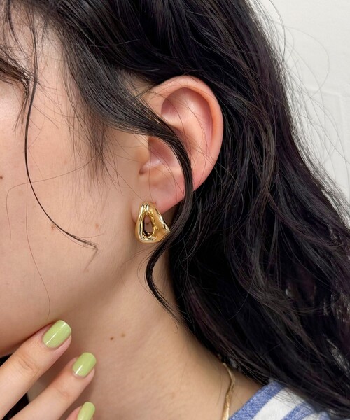 fredy emue(フレディエミュ)の「ひねりモチーフメタルピアス(ピアス(両耳用)・レディース・ゴールド/シルバー・FREE)」の7枚目の写真