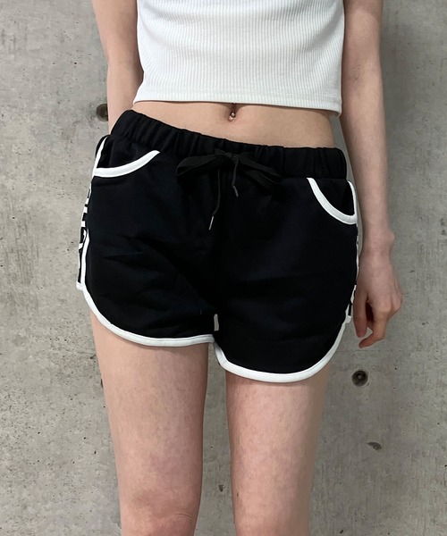 GLAMOROUS JANE（グラマラスジェーン）の「ミニ裏毛サイドロゴ配色パイピングショートパンツ（スウェットパンツ・レディース・ブラック/ミント/杢グレー・M/L）」の21枚目の写真