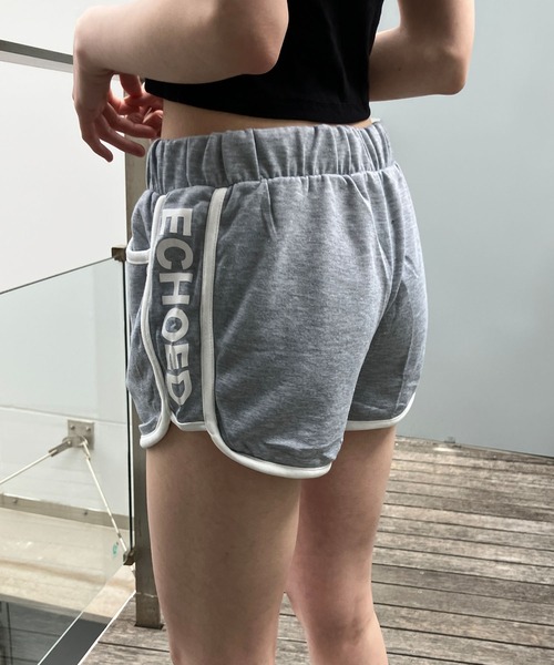 GLAMOROUS JANE（グラマラスジェーン）の「ミニ裏毛サイドロゴ配色パイピングショートパンツ（スウェットパンツ・レディース・ブラック/ミント/杢グレー・M/L）」の5枚目の写真