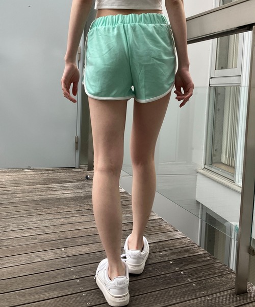 GLAMOROUS JANE（グラマラスジェーン）の「ミニ裏毛サイドロゴ配色パイピングショートパンツ（スウェットパンツ・レディース・ブラック/ミント/杢グレー・M/L）」の19枚目の写真
